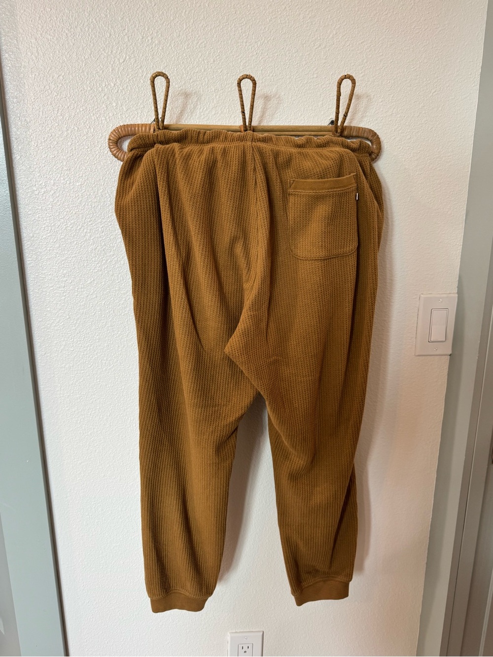 ARIES Women lightweight Cozy Waffle Knit Joggers in olive green - Picture 3 of 3